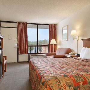 Non-Smoking 1 King Bed Deluxe